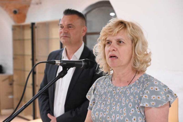 Naslovna